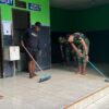 Brigif TP 32/Mangkalihat Gelar Karya Bakti, Bersihkan Masjid dan Pererat Silaturahmi dengan Warga
